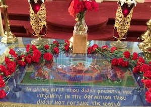 Photos from the Dormition of the Theotokos service